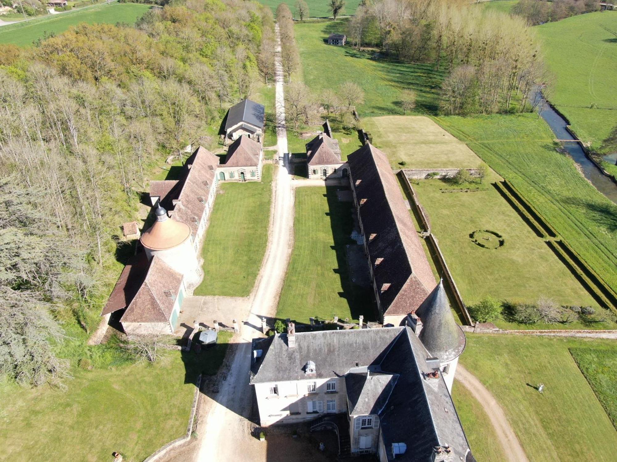 Chateau De Beaujeu Sens-Beaujeu Eksteriør billede